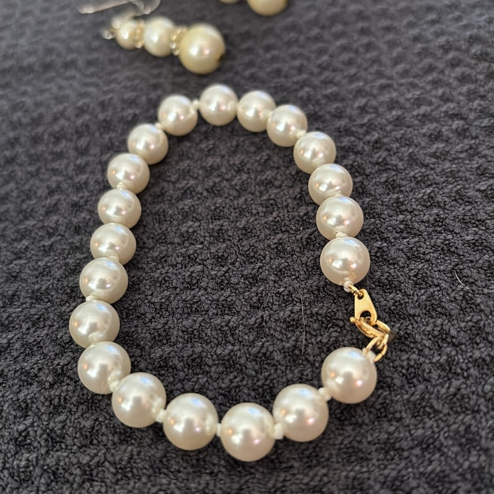 Bundle of Vintage jewelry!